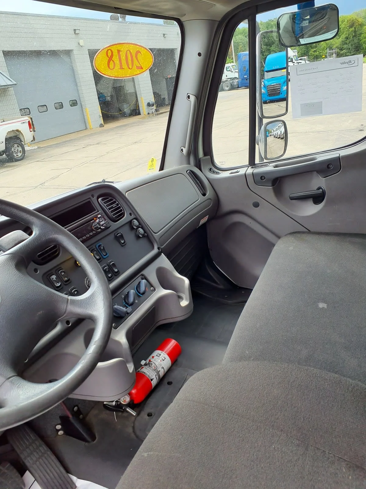 2018 Freightliner M2 106 in Oak Creek, WI — photo 7