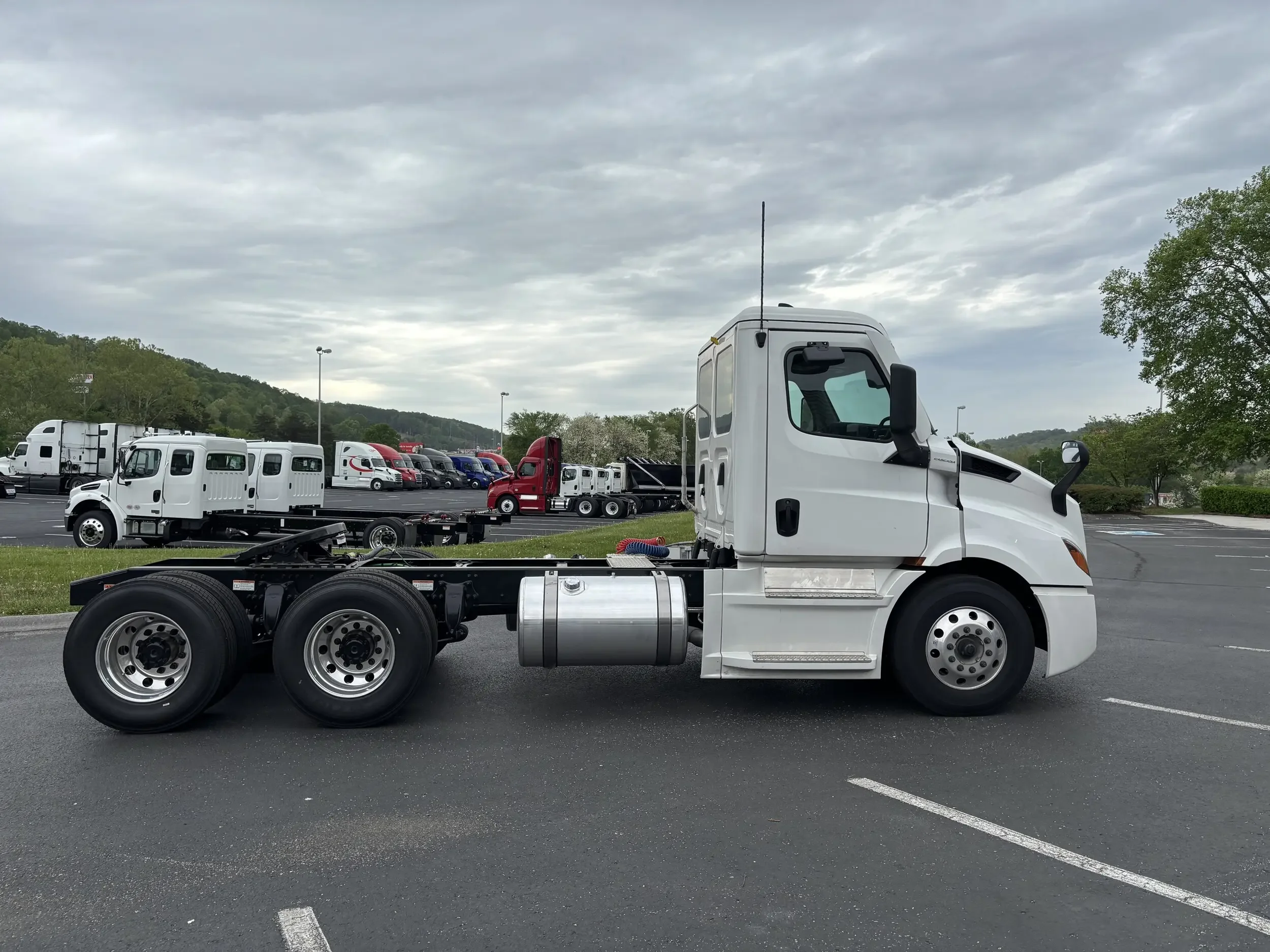 2026 Freightliner Cascadia - image 6