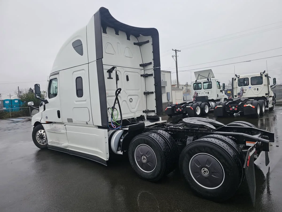 2022 Freightliner Cascadia in Tacoma, WA — photo 6