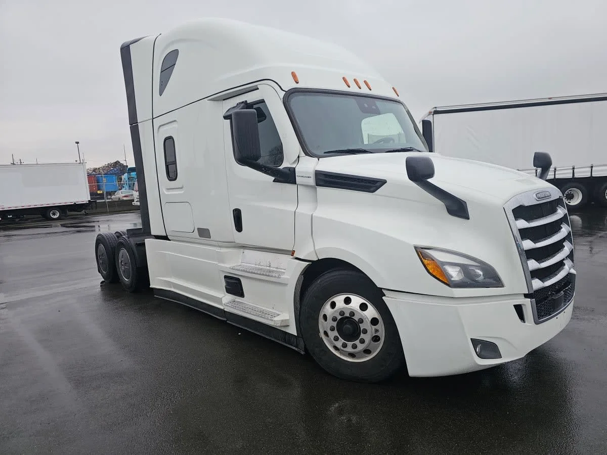 2022 Freightliner Cascadia in Tacoma, WA — photo 3