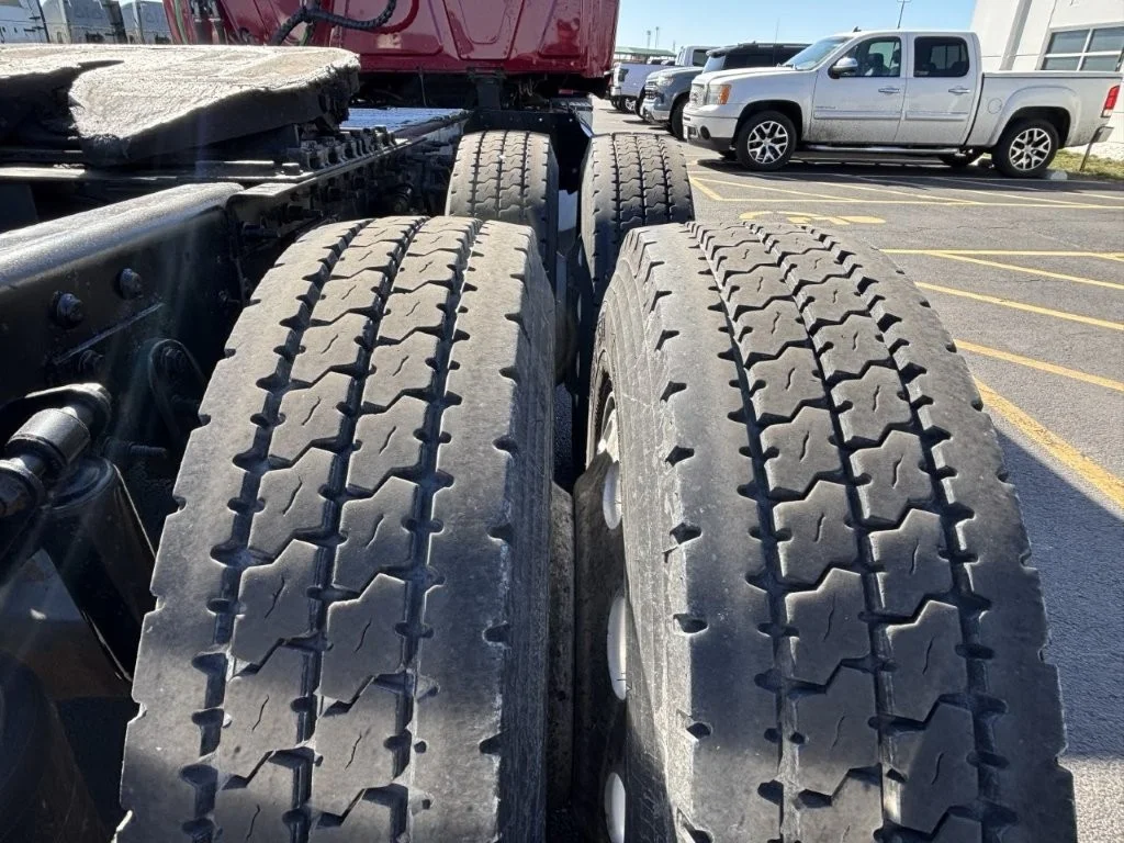 2015 International LT - image 6