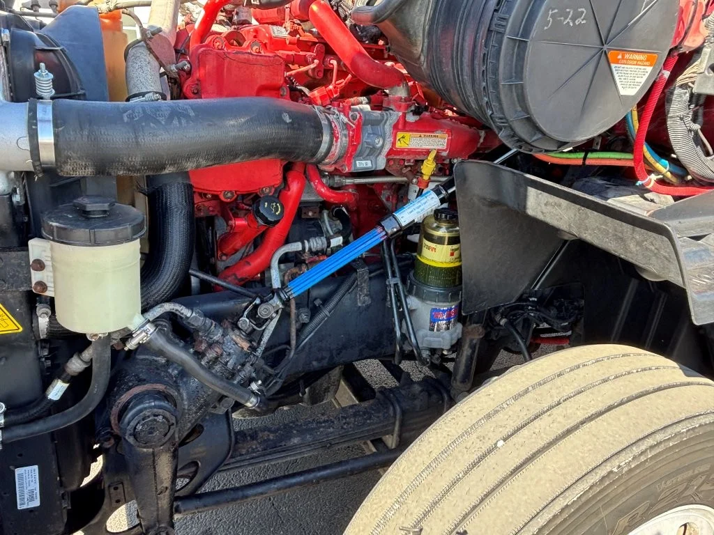 2015 International LT - image 11