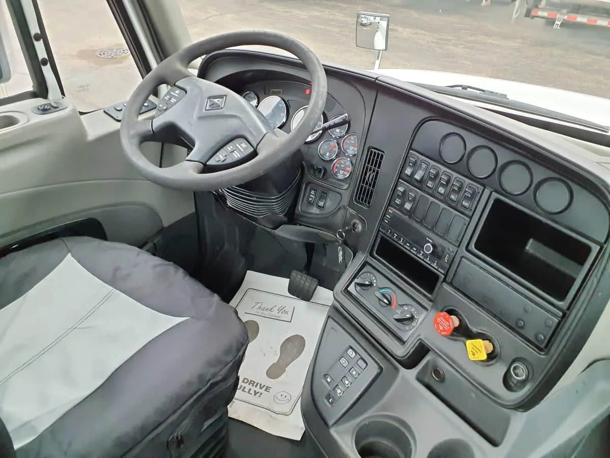 2016 International ProStar - image 7