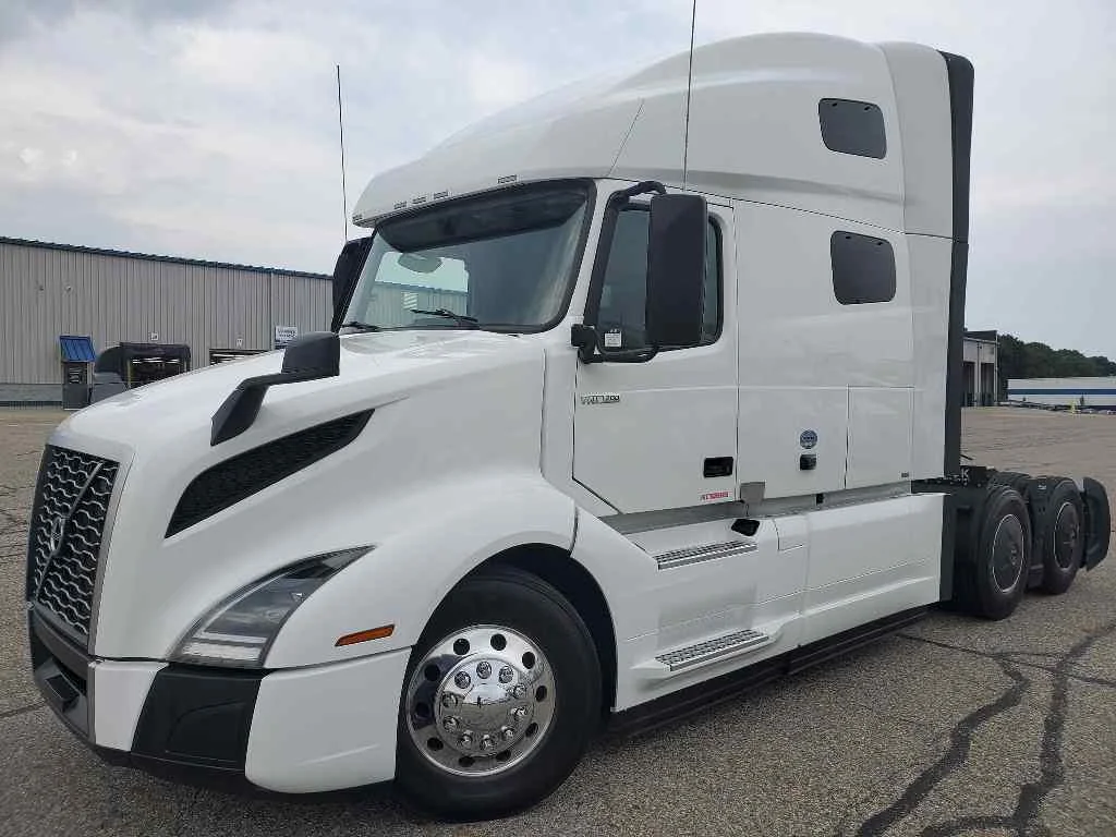 2021 Volvo VNL 760 in Byron Center, MI
