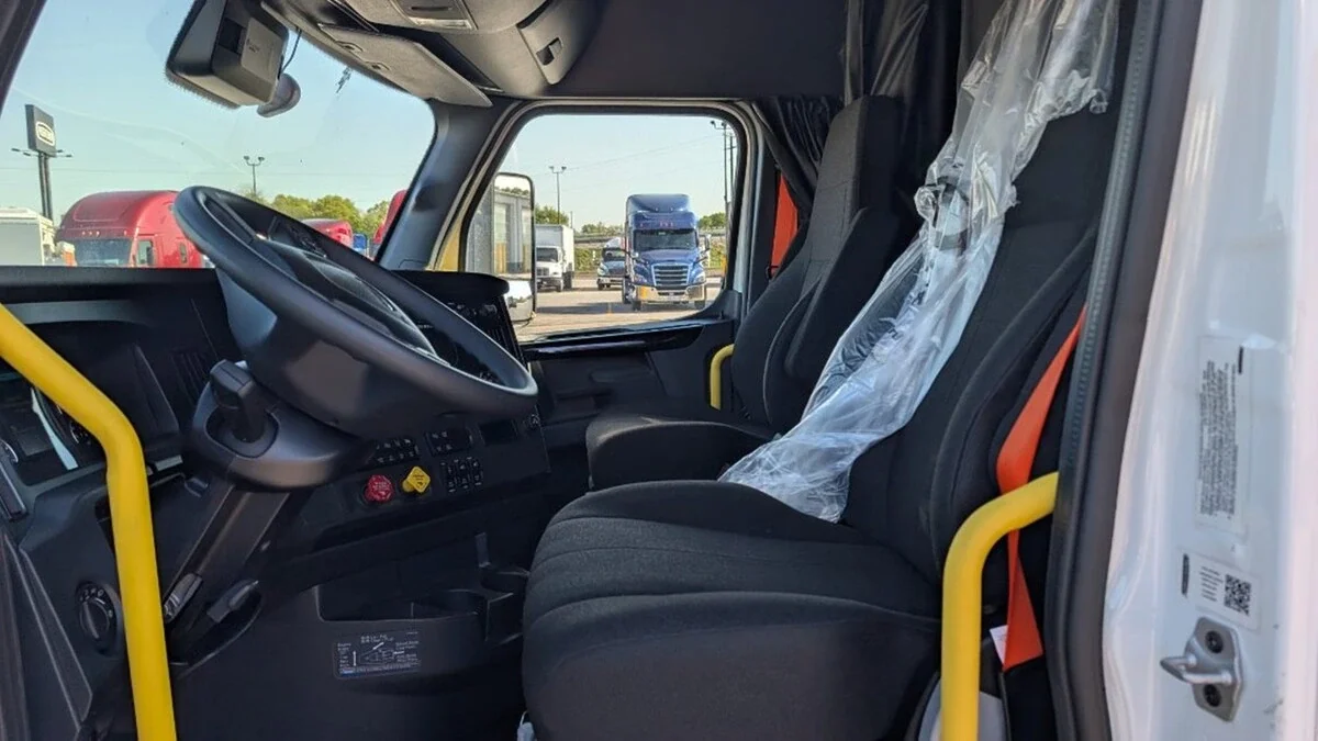 2026 Freightliner Cascadia - image 13