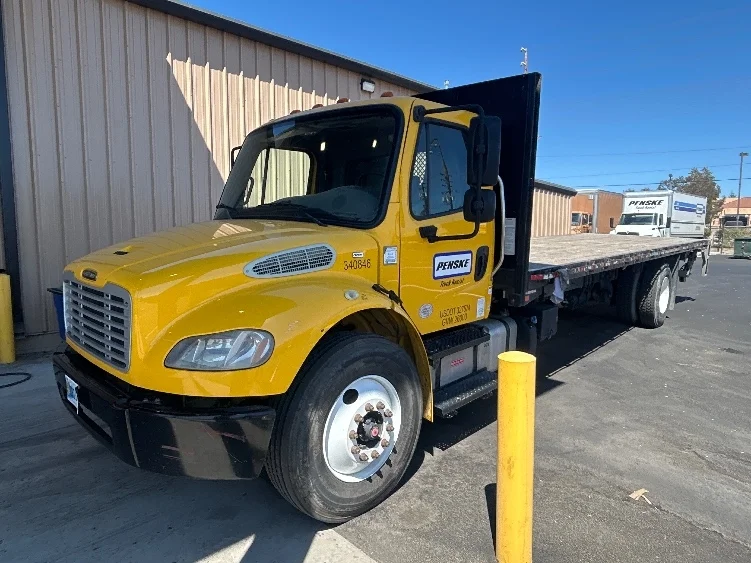 2020 Freightliner eM2 in Fresno, CA — photo 3
