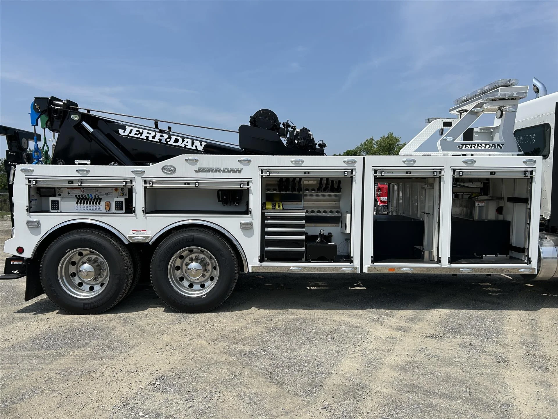2024 Kenworth T880 in London, OH — photo 3
