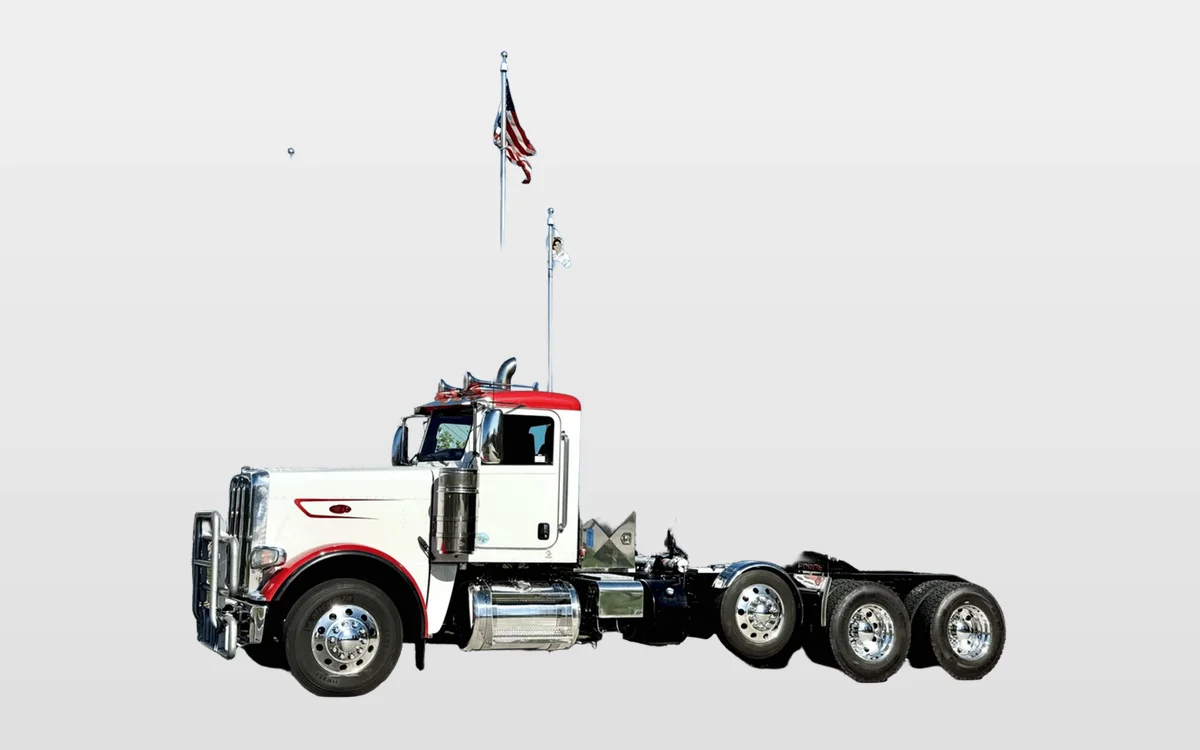 2023 Peterbilt 389 - image 1