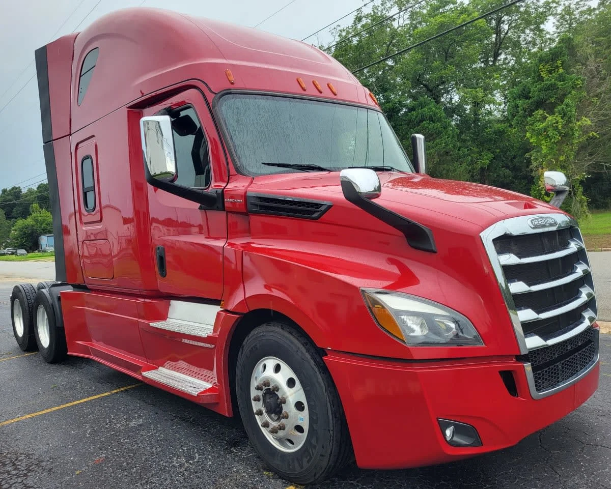 2020 Freightliner Cascadia in Jacksonville, FL — photo 3
