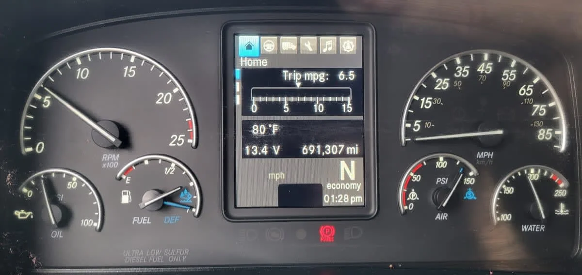 2020 Freightliner Cascadia in Jacksonville, FL — photo 9