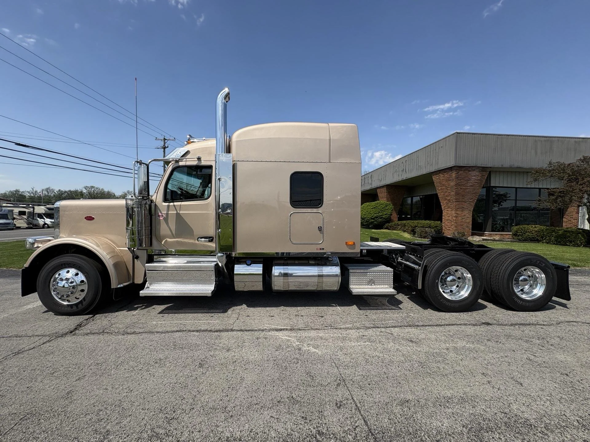 2027 Peterbilt 589 in Findlay, OH — photo 4