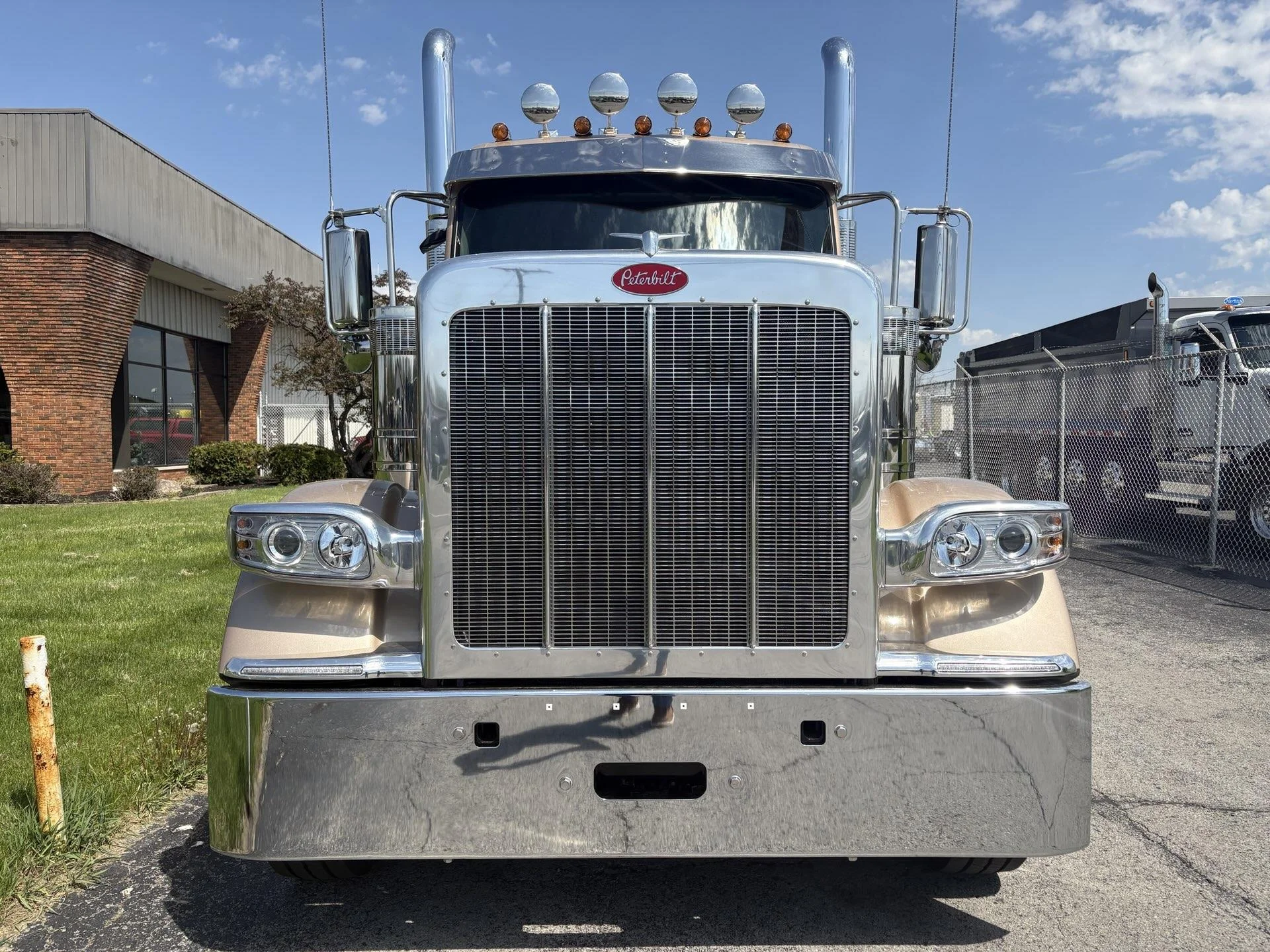 2027 Peterbilt 589 in Findlay, OH — photo 3