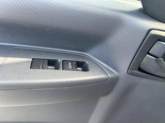 2026 Isuzu NQR — photo 8