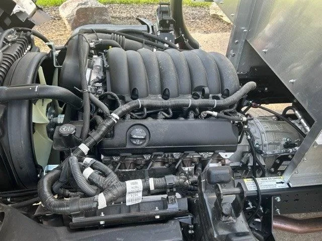 2026 Isuzu NQR — photo 3