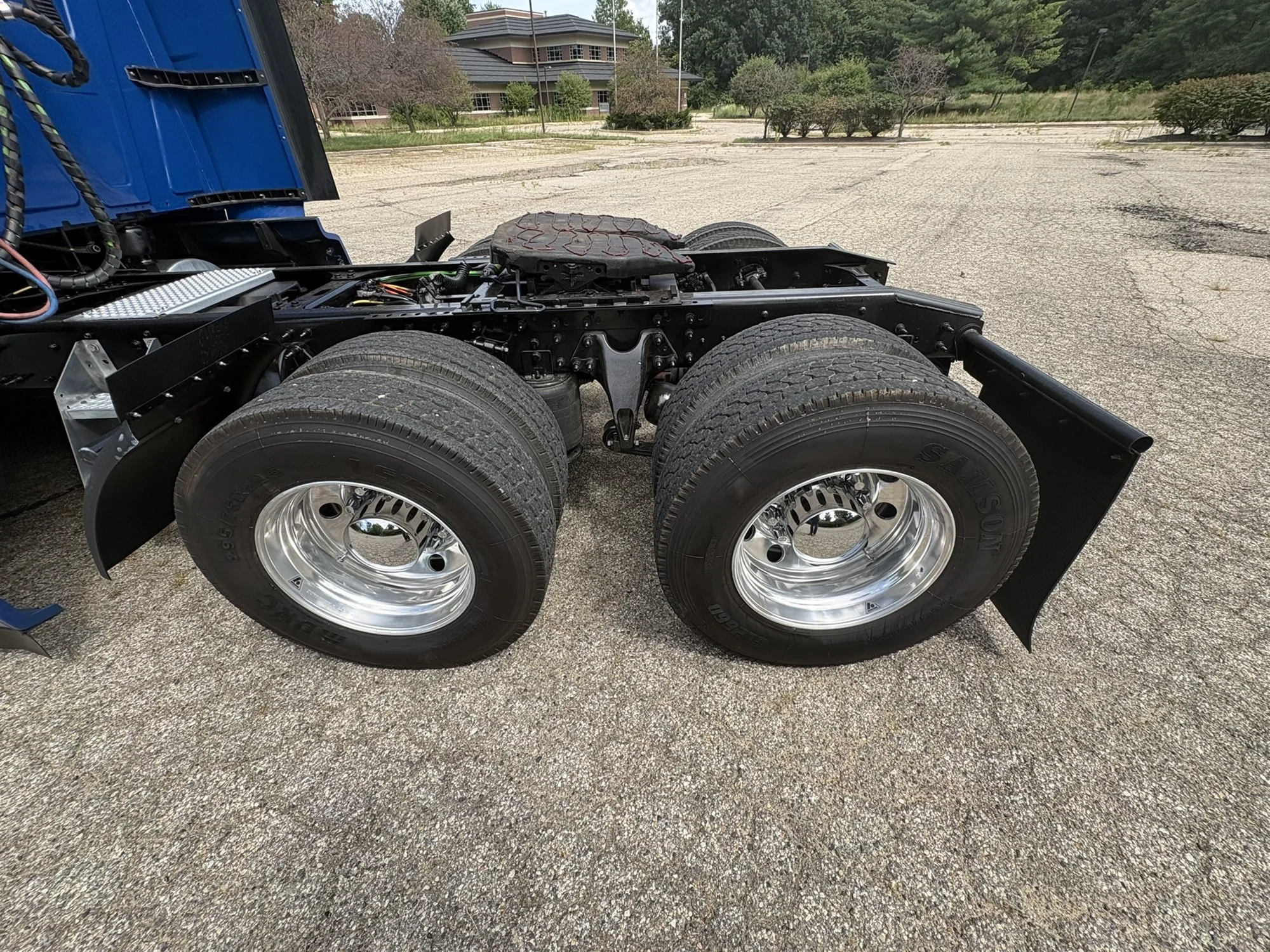 2025 International LT in MI — photo 14