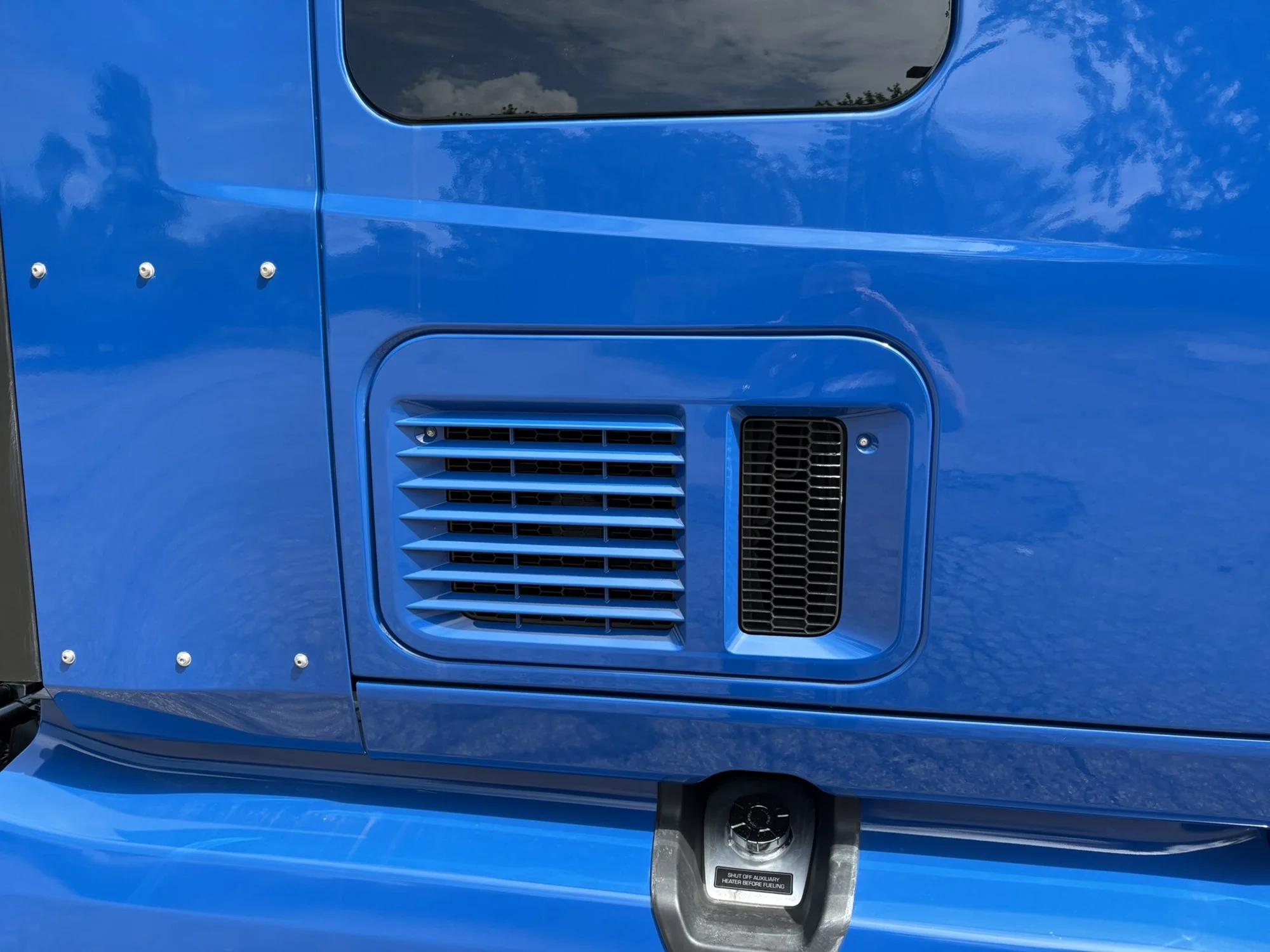 2025 International LT in MI — photo 6