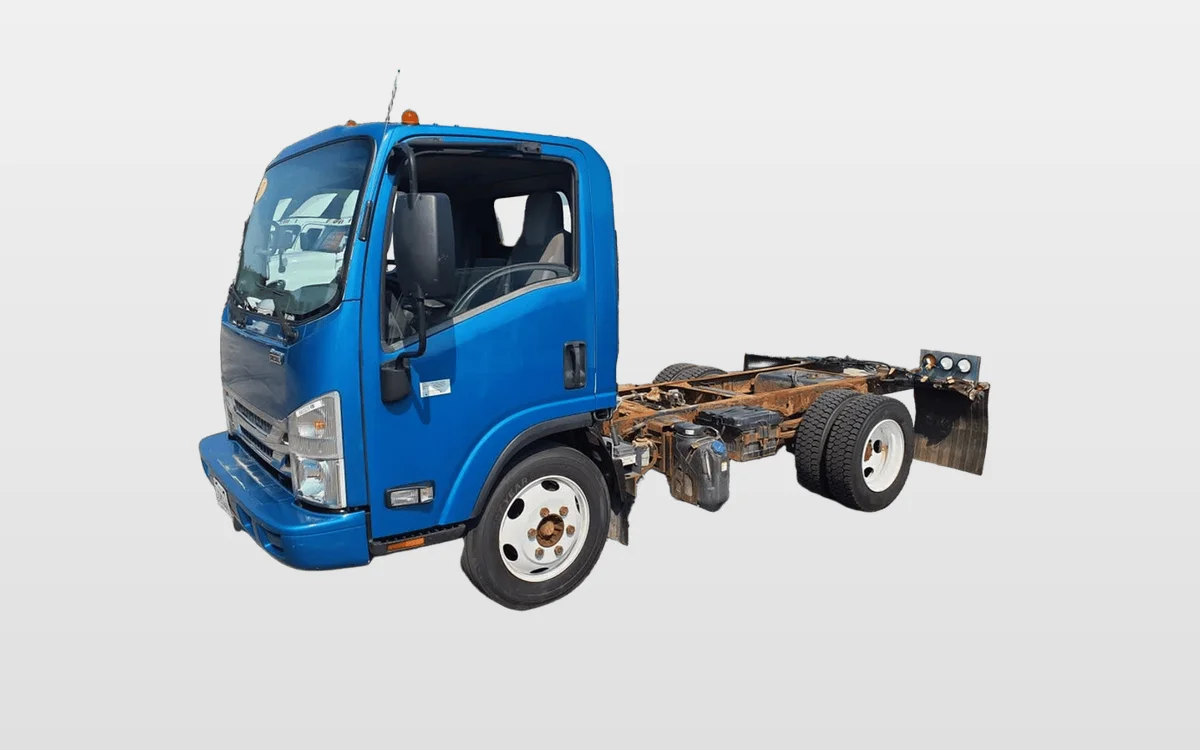 2017 Isuzu NQR - image 1