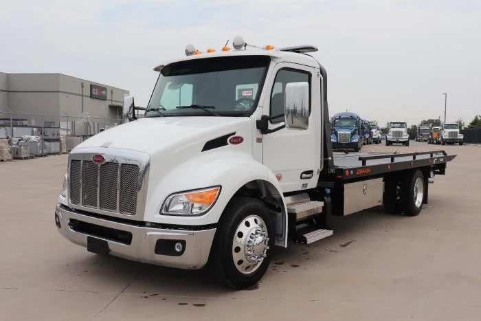 2025 Peterbilt 536 in Houston, TX — photo 2