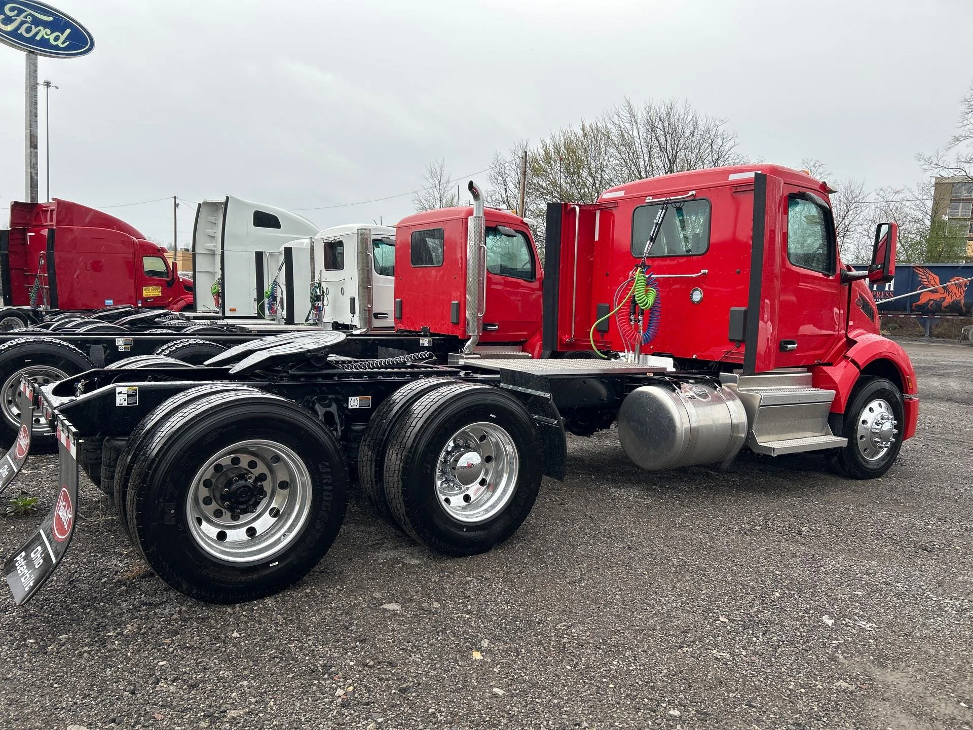 2027 Peterbilt 579 in Youngstown, OH — photo 3
