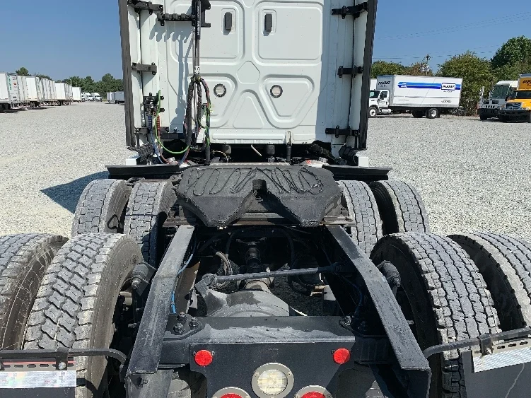 2021 Freightliner Cascadia in Greensboro, NC — photo 6