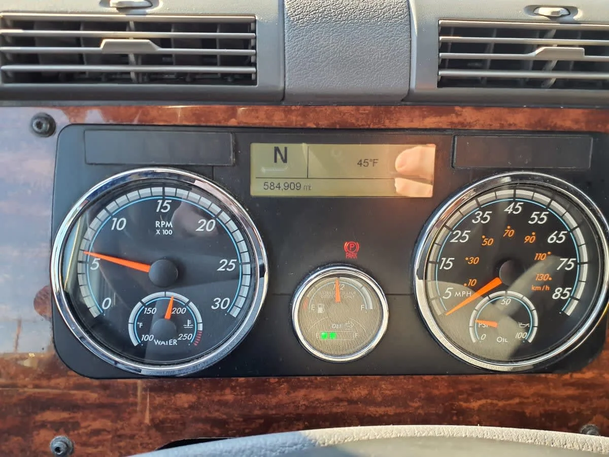 2019 Freightliner Cascadia - image 10