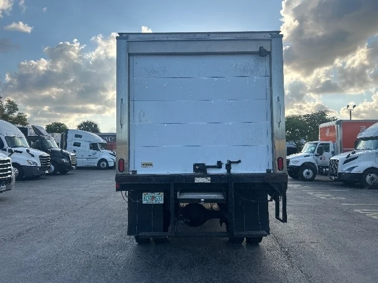 2019 Freightliner M2 106 - image 5