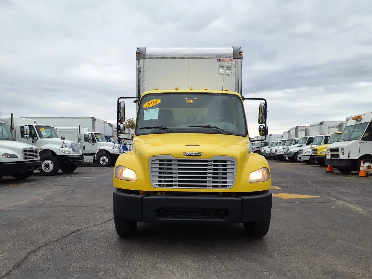 2016 Freightliner M2 106 - image 2