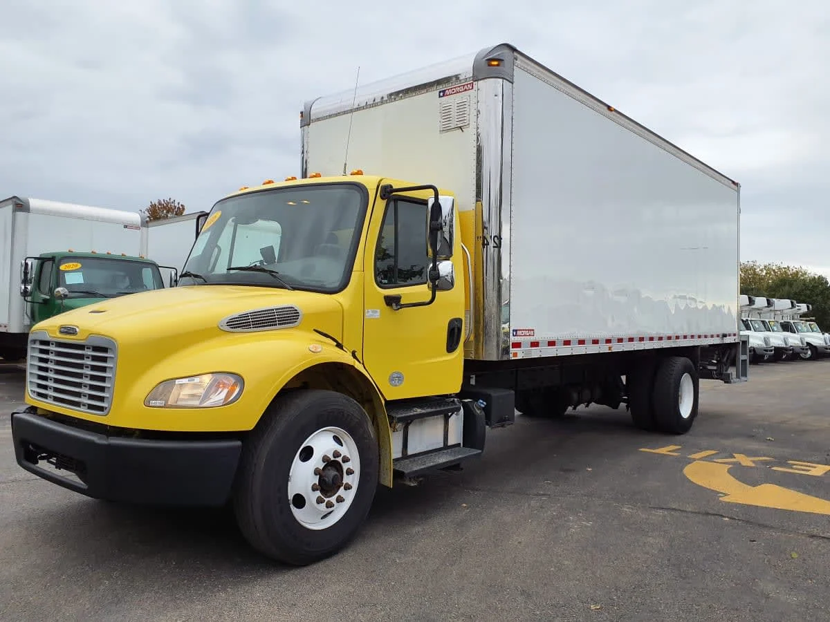 2016 Freightliner M2 106 in Bolingbrook, IL