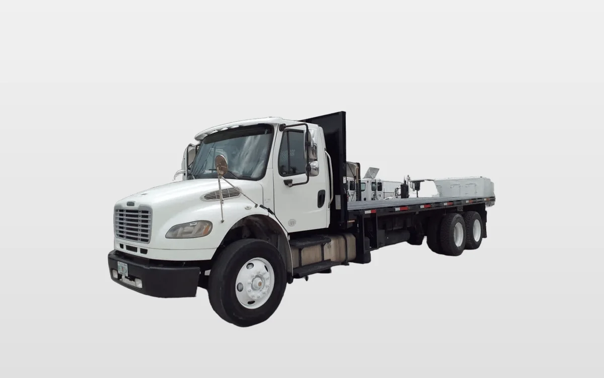 2016 Freightliner M2 106 - image 1