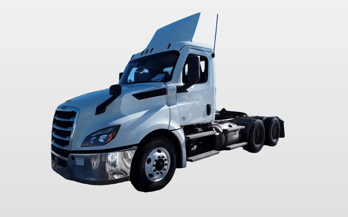 2020 Freightliner Cascadia - image 1