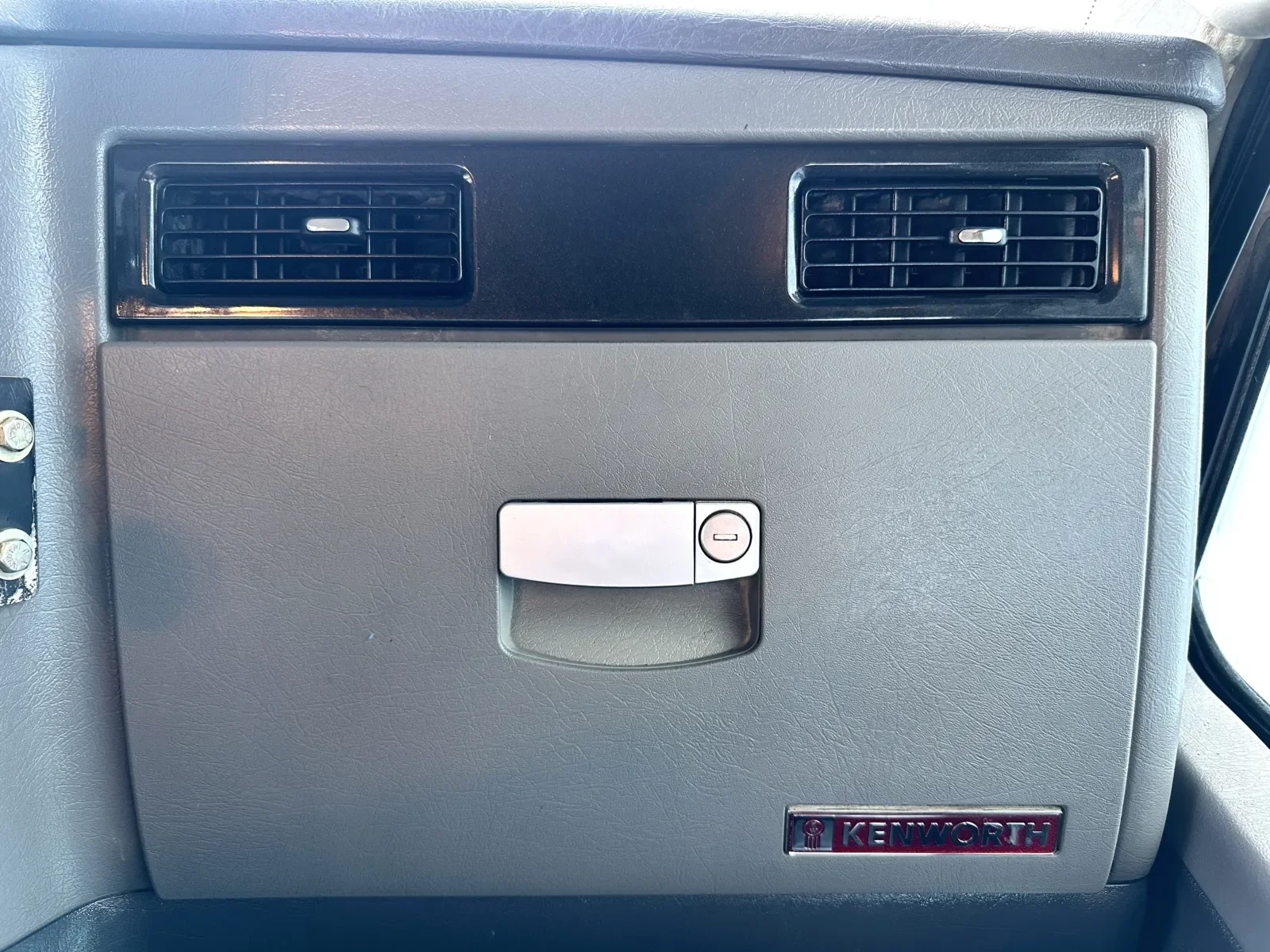 2012 Kenworth T800 in Greer, SC — photo 20