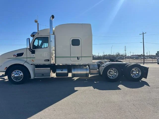 2018 Peterbilt 579 - image 5