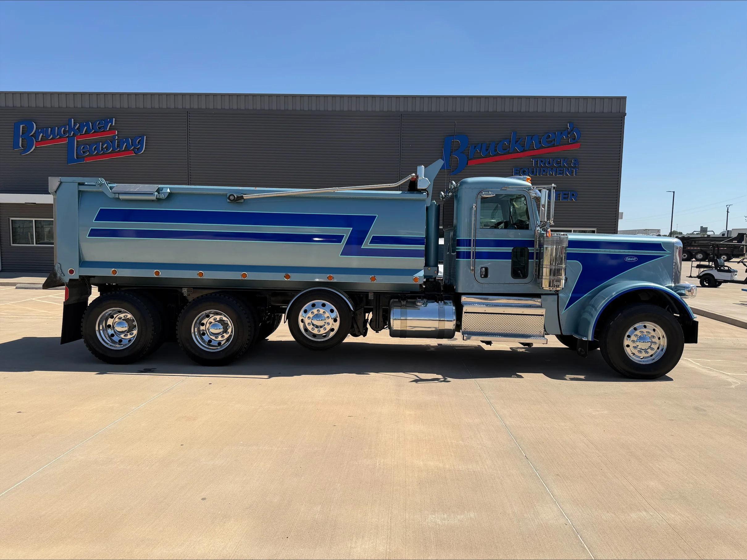 2024 Peterbilt 389 in Oklahoma City, OK — photo 4