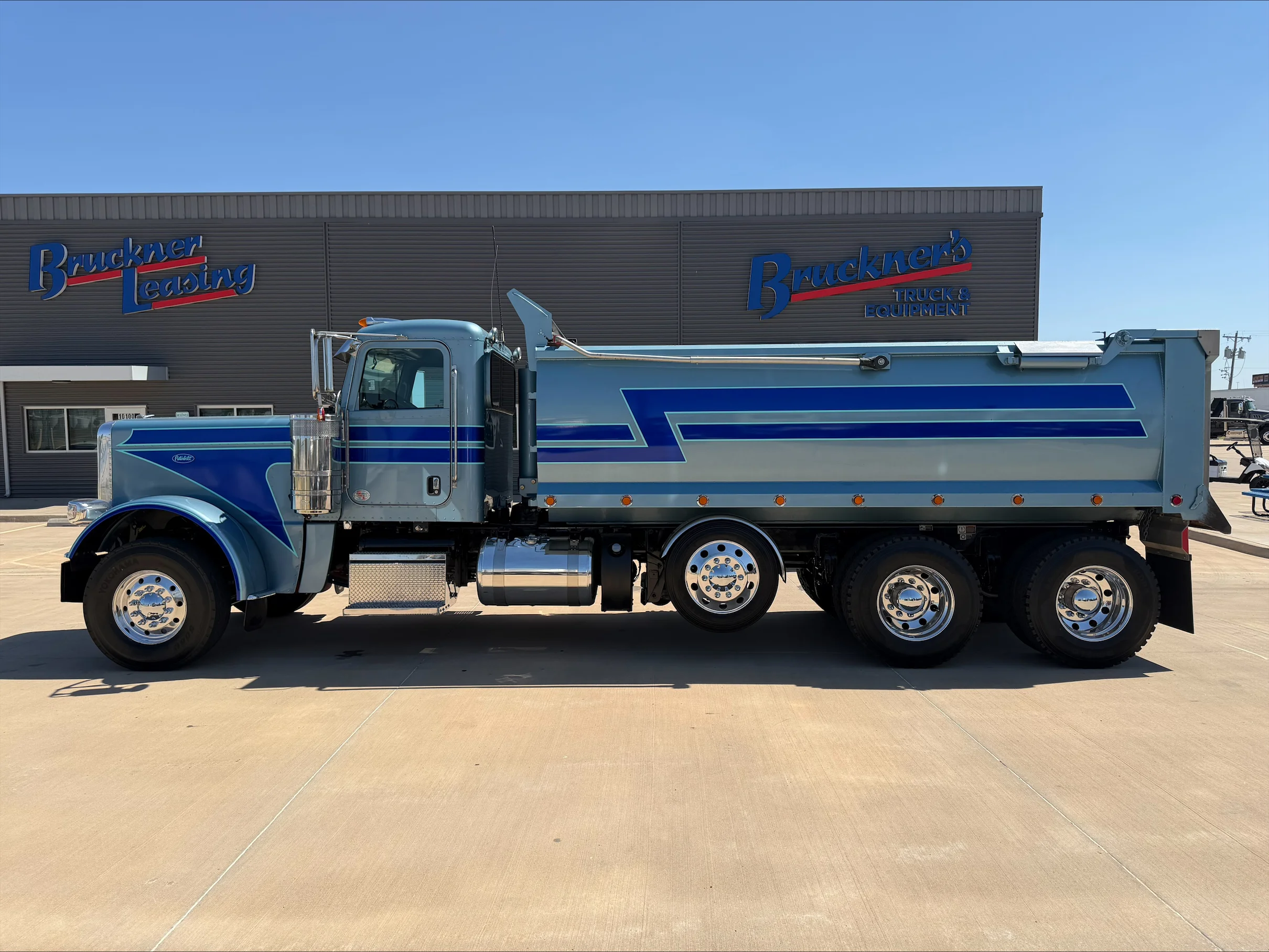 2024 Peterbilt 389 in Oklahoma City, OK — photo 9