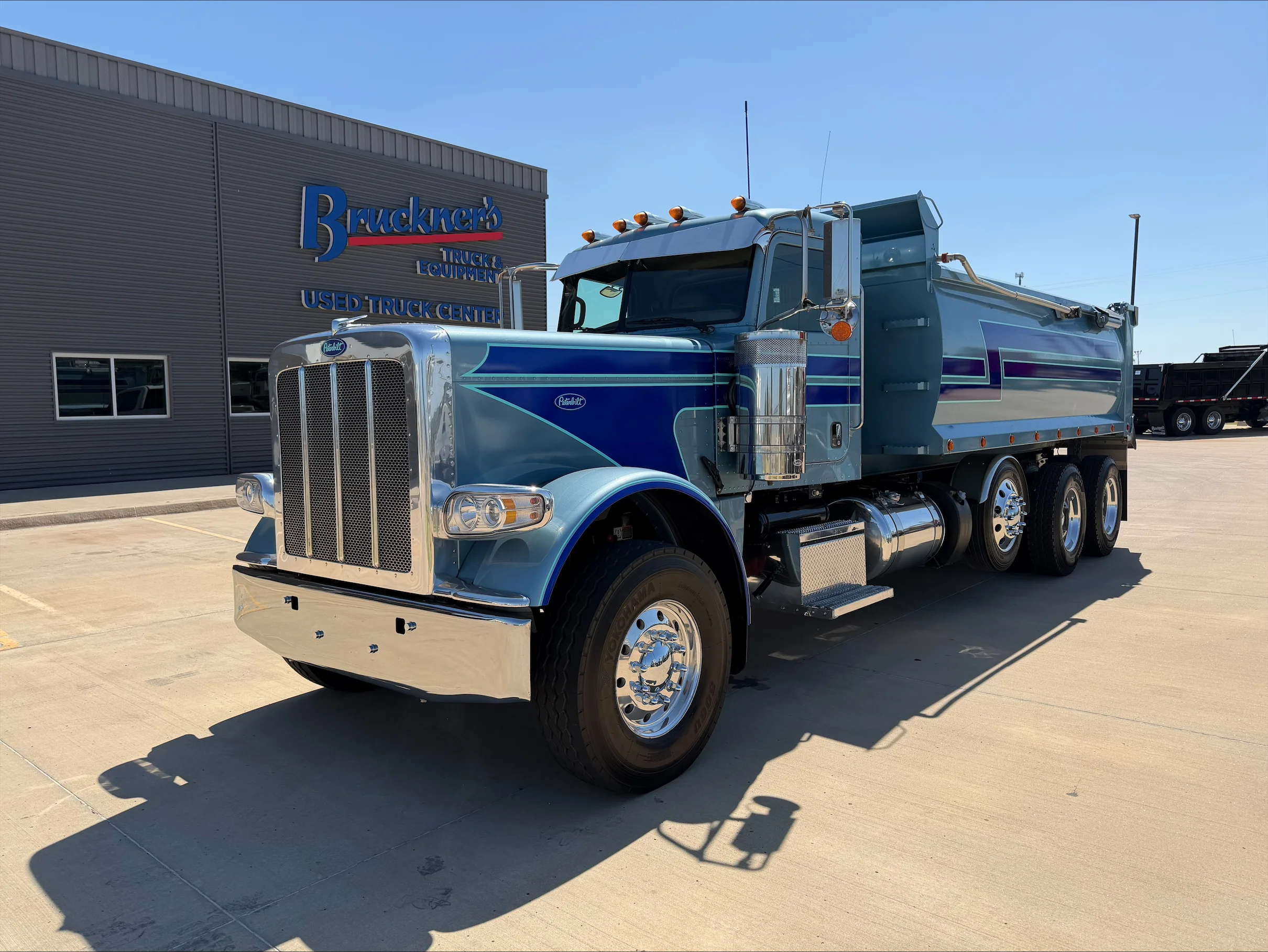 2024 Peterbilt 389