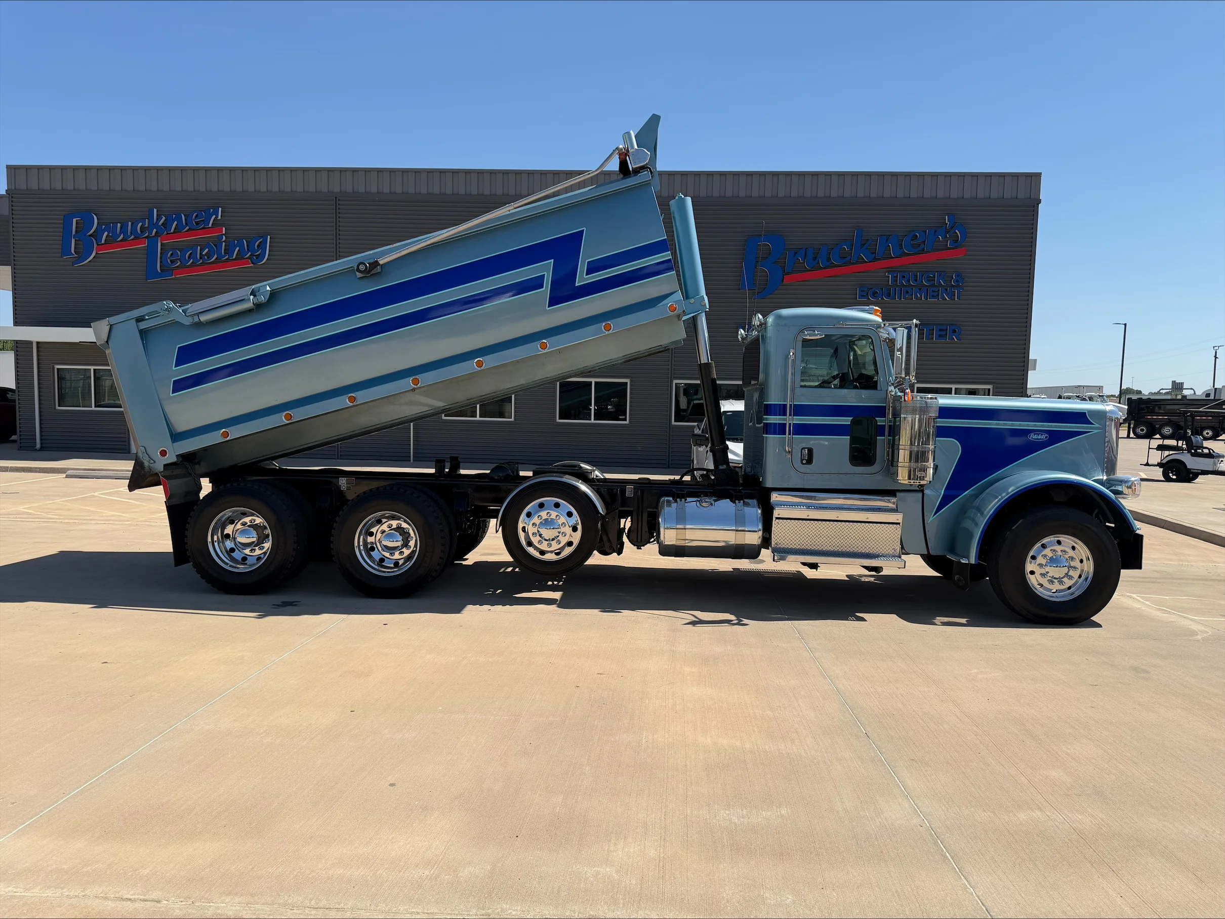 2024 Peterbilt 389 in Oklahoma City, OK — photo 5