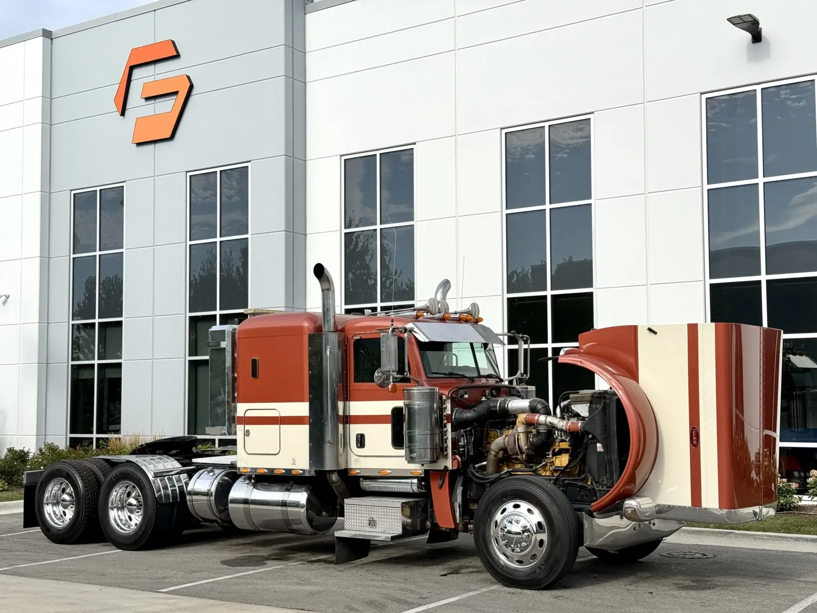 2012 Peterbilt 389 in New Lenox, IL — photo 9