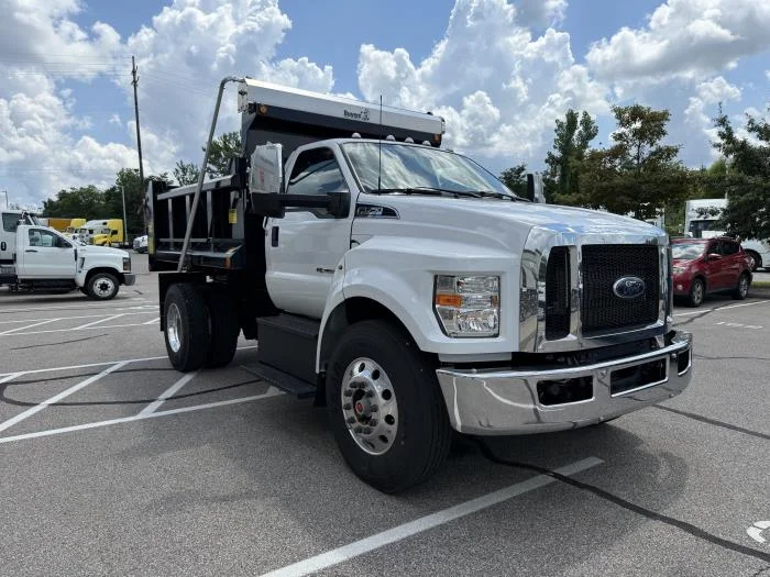 2027 Ford F-750 in Cincinnati, OH — photo 4