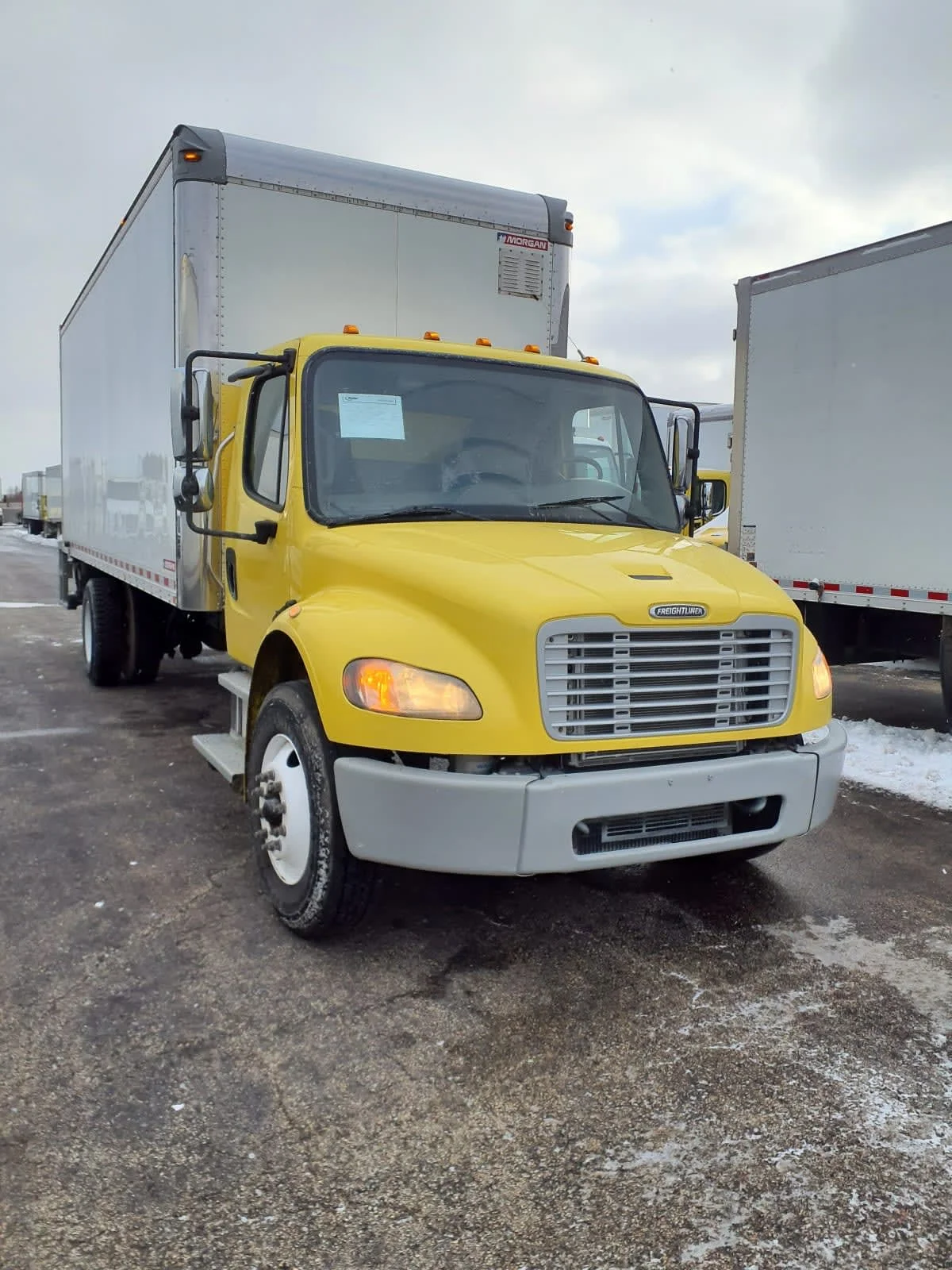 2016 Freightliner M2 106 - image 3