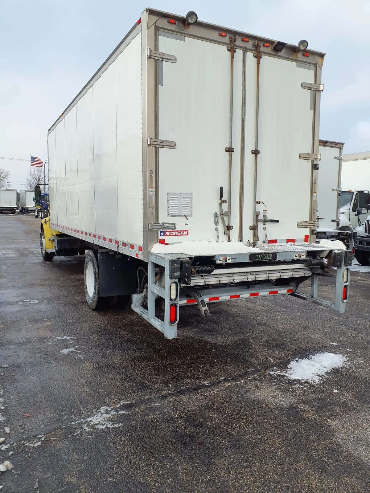 2016 Freightliner M2 106 - image 6