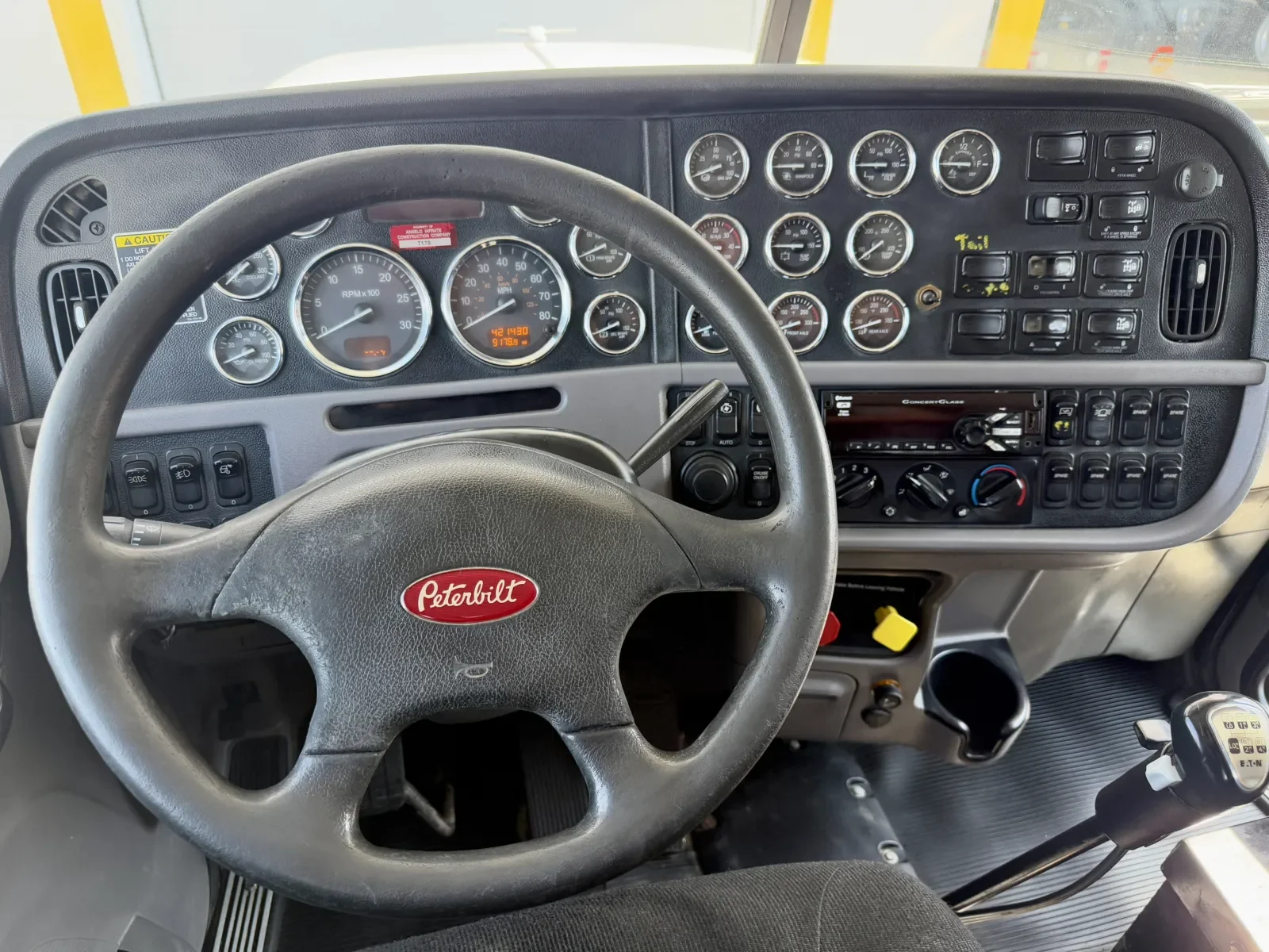 2015 Peterbilt 367 in New Lenox, IL — photo 16