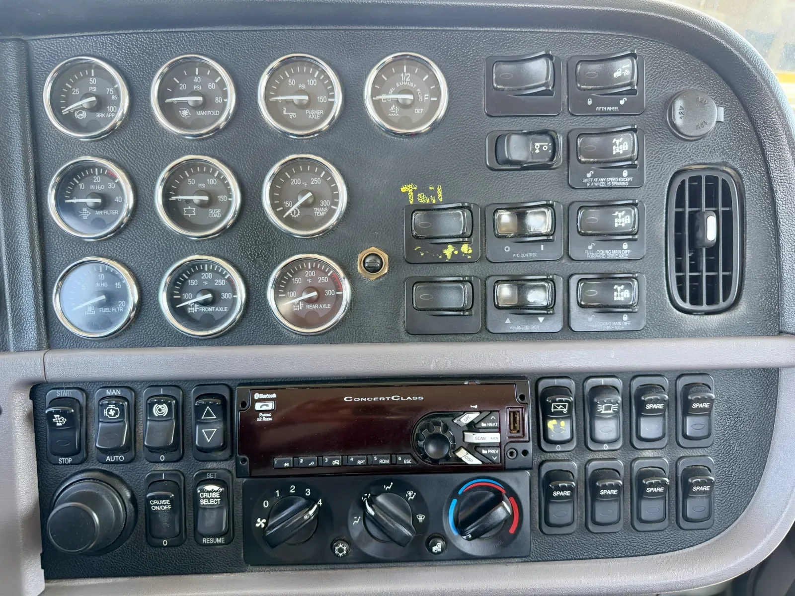 2015 Peterbilt 367 in New Lenox, IL — photo 18