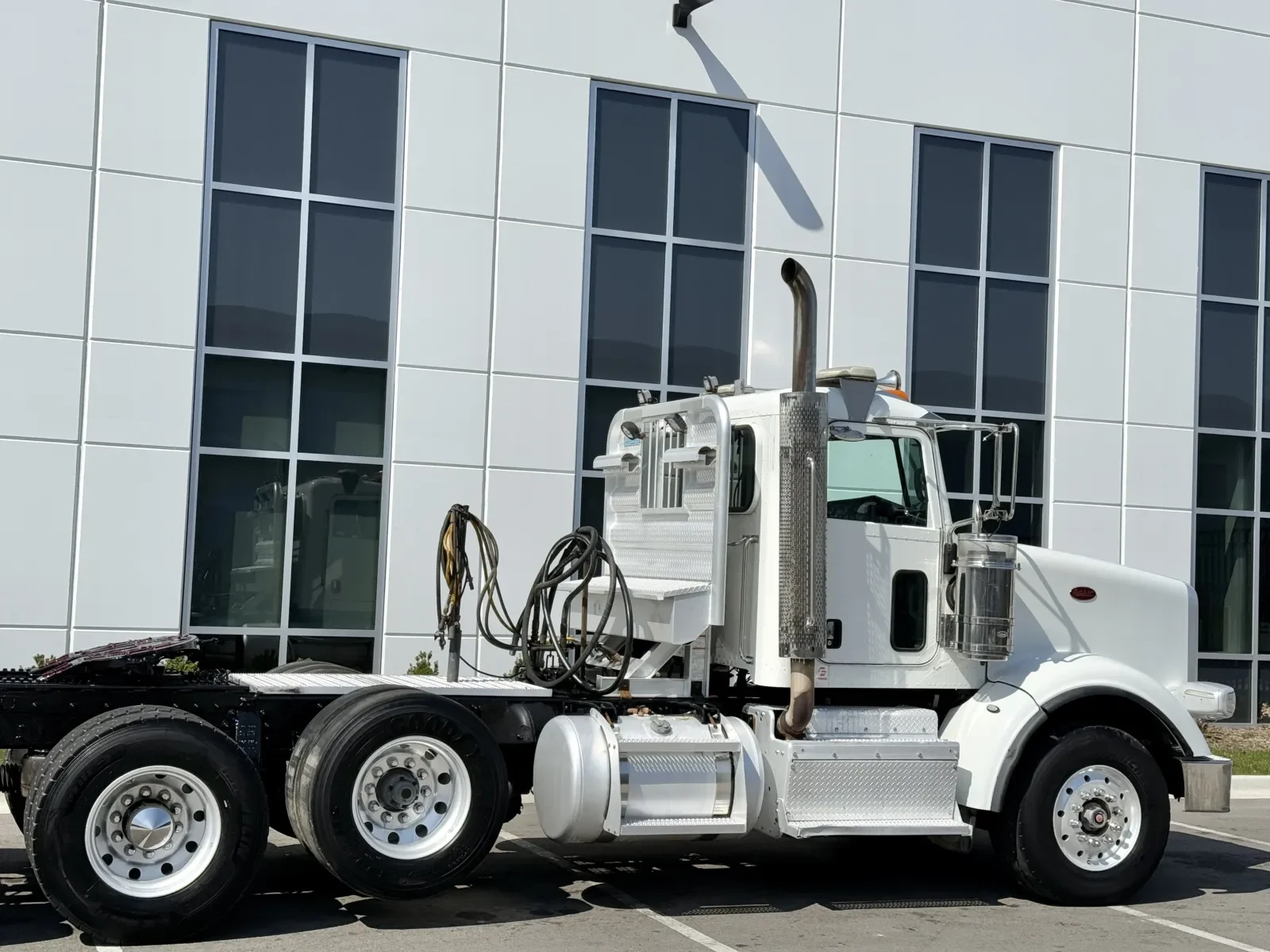 2015 Peterbilt 367 in New Lenox, IL — photo 7