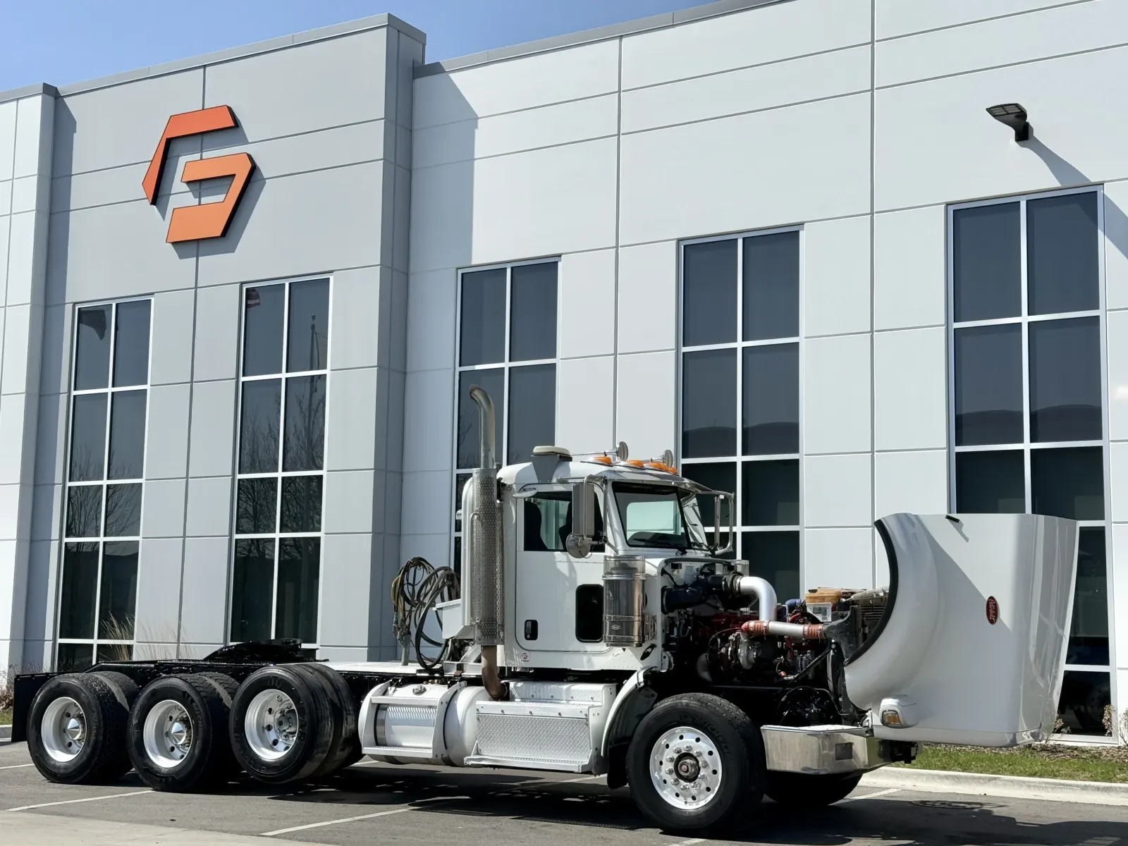 2015 Peterbilt 367 in New Lenox, IL — photo 9