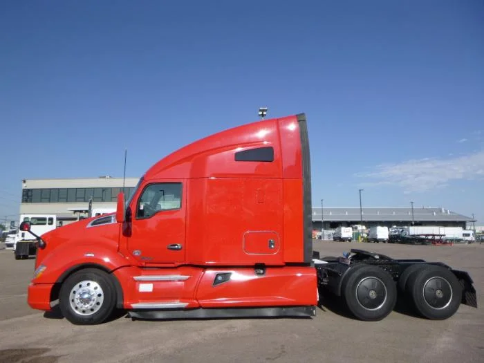 2021 Kenworth T680 — photo 3