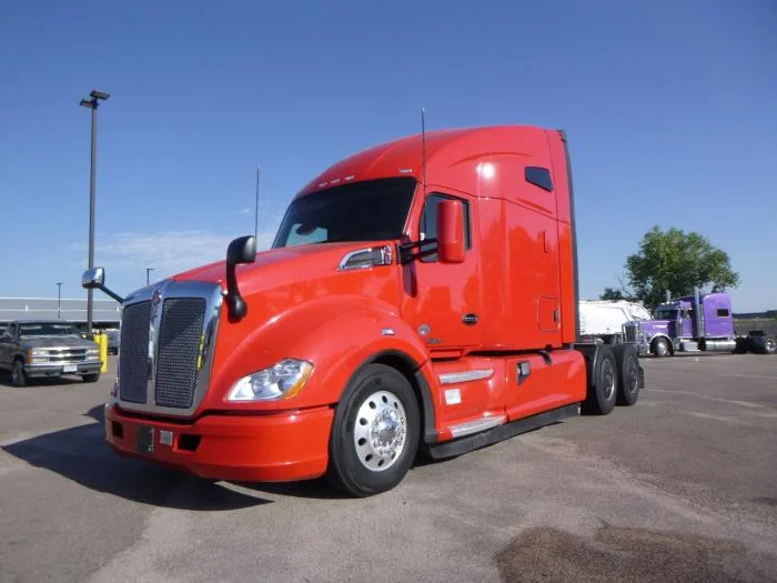 2021 Kenworth T680 — photo 2