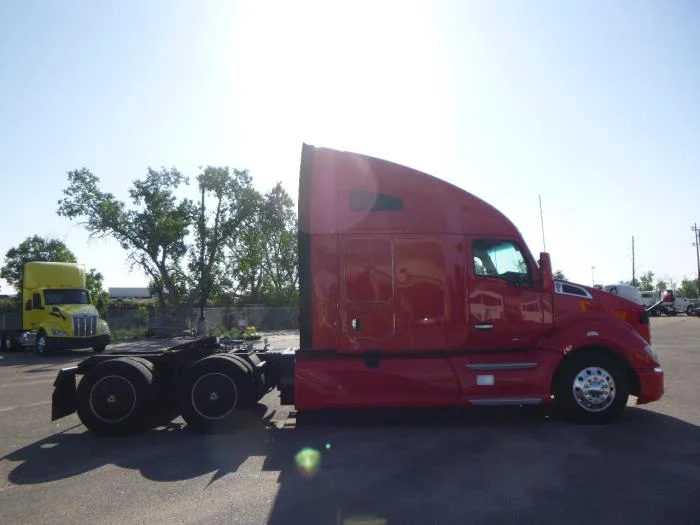 2021 Kenworth T680 — photo 7