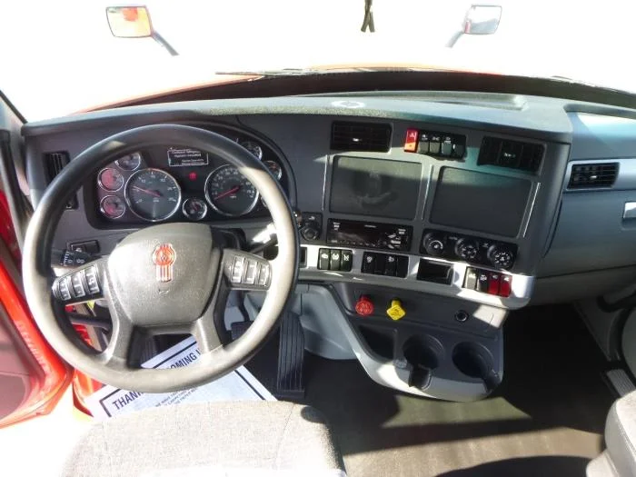 2021 Kenworth T680 — photo 15