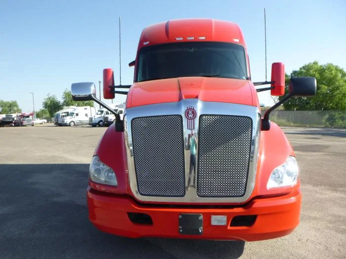 2021 Kenworth T680 — photo 9