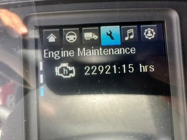 2022 Freightliner Cascadia — photo 15